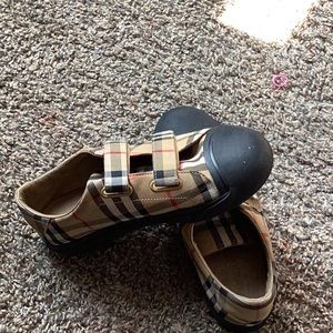 Burberry size5